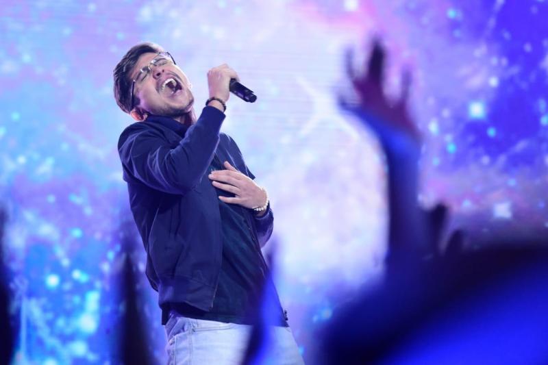 Cantor amazonense na final do The Four Brasil, apresentado por Xuxa Meneghel