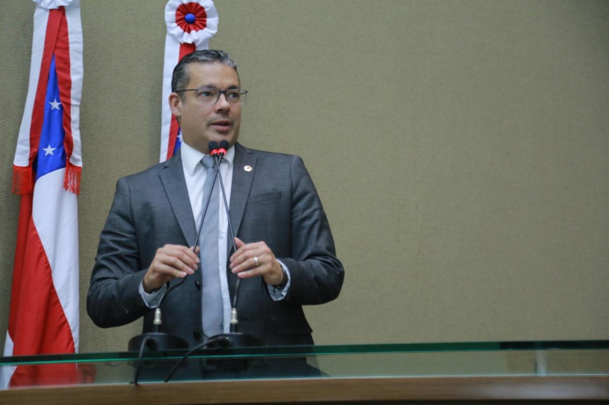 Josué Neto solicita providências sobre interdição de portos em Itacoatiara