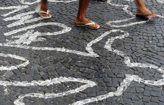 Uma criança ou adolescente morre por arma de fogo a cada 60 minutos