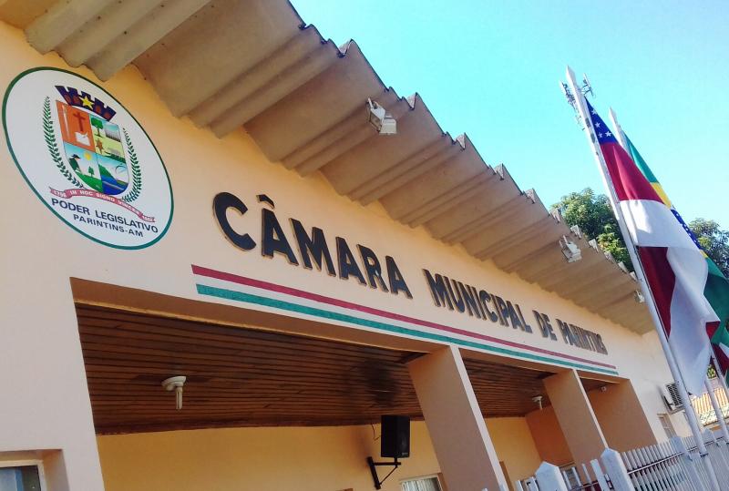 Câmara de Parintins volta atrás e revoga aumento no salário dos vereadores