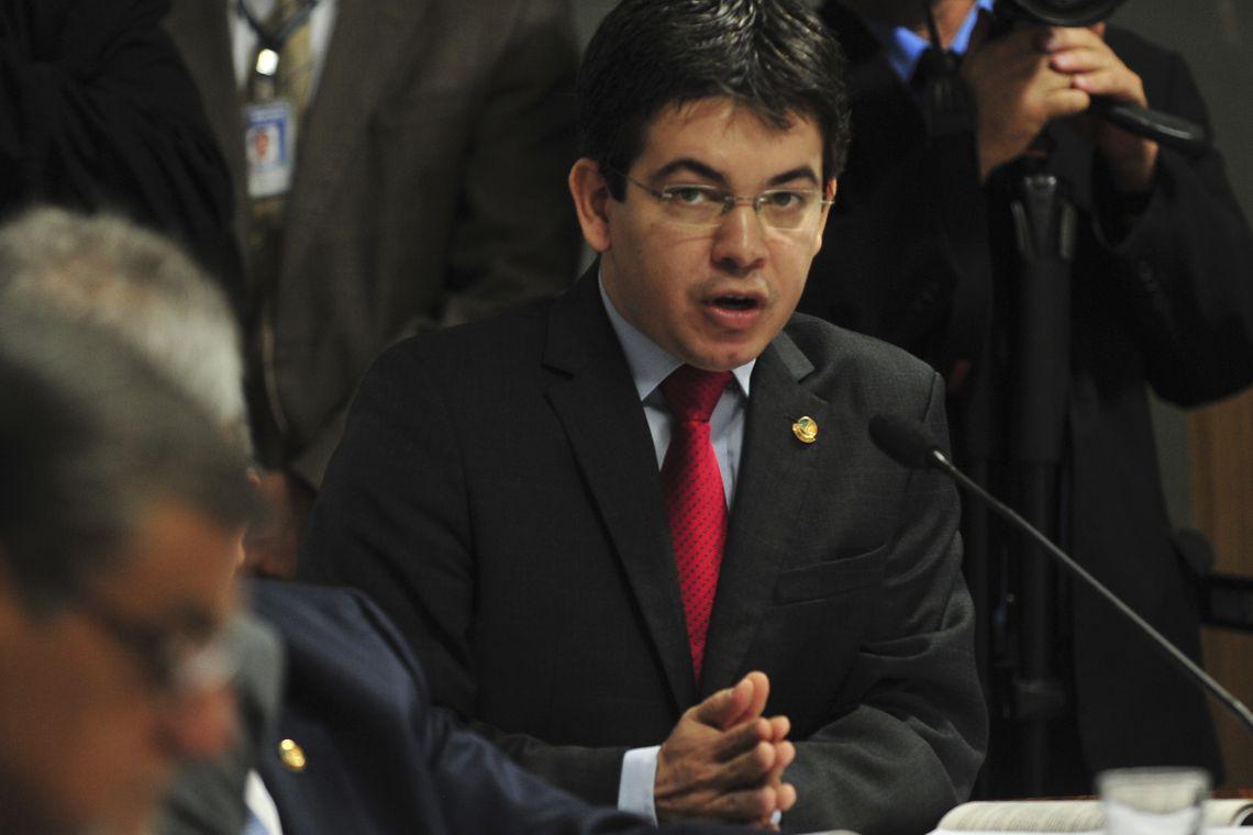 Senado deve votar o Orçamento impositivo nesta quarta-feira Senado deve votar o Orçamento impositivo nesta quarta-feira