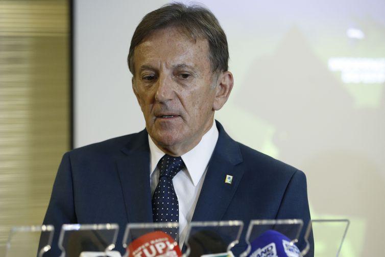 Governo quer reduzir tempo de abertura e fechamento de empresas Governo quer reduzir tempo de abertura e fechamento de empresas