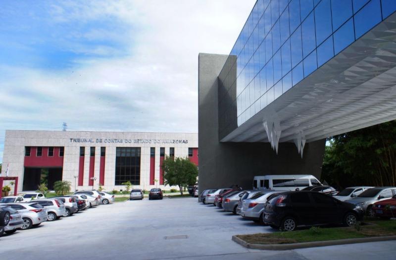 AM tem quase R$ 900 milhões em obras paralisadas, aponta relatório do TCE-AM