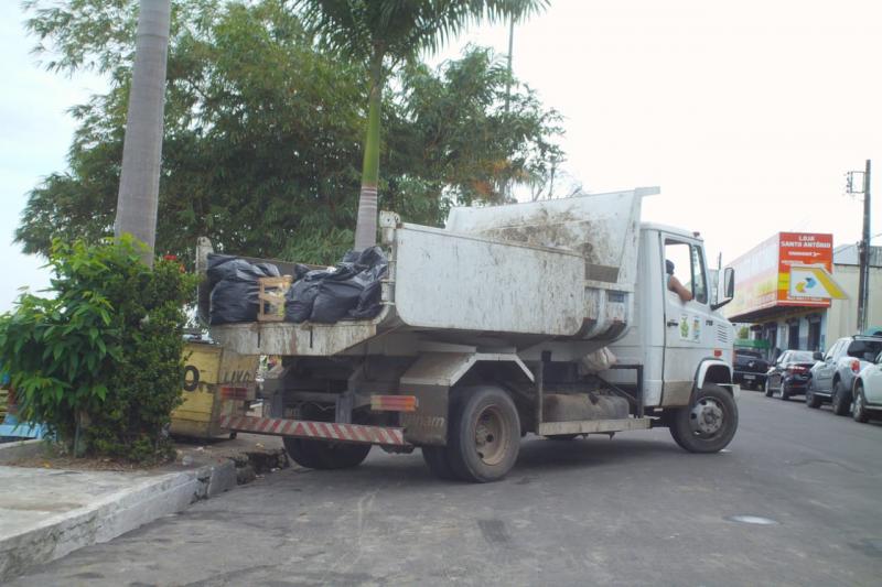 MP vai apurar despejo de lixo em via pública causado por carros coletores