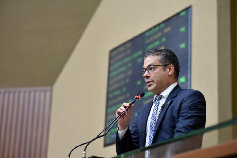 Josué Neto destina R$ 100 mil para o Departamento de Polícia Técnico Científica em Manaus Josué Neto destina R$ 100 mil para o Departamento de Polícia Técnico Científica em Manaus