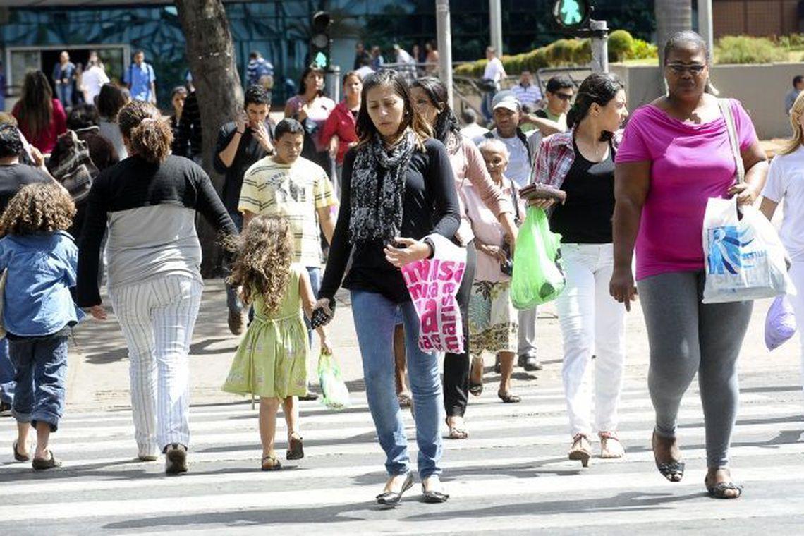 Autoexame da mama não substitui exame clínico, diz Ministério Autoexame da mama não substitui exame clínico, diz Ministério