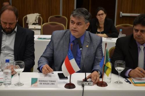 Em Brasília, Rodrigo Tobias busca fortalecer a saúde no Estado