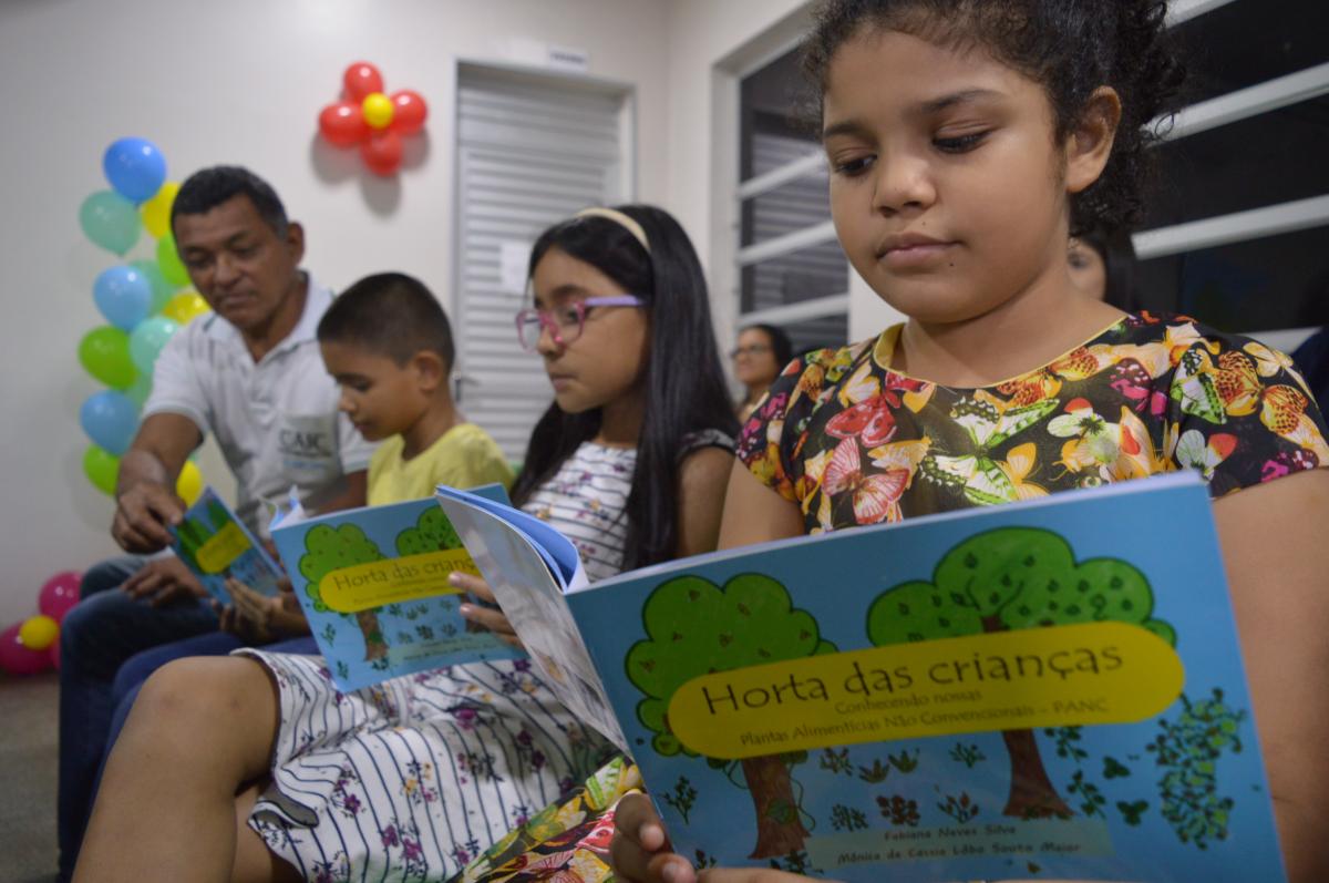 Nutricionistas do Caic publicam cartilha estimulando consumo de plantas alimentícias