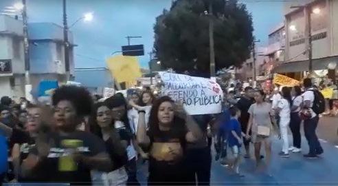 Jair Bolsonaro foi o alvo dos manifestantes em Parintins Jair Bolsonaro foi o alvo dos manifestantes em Parintins