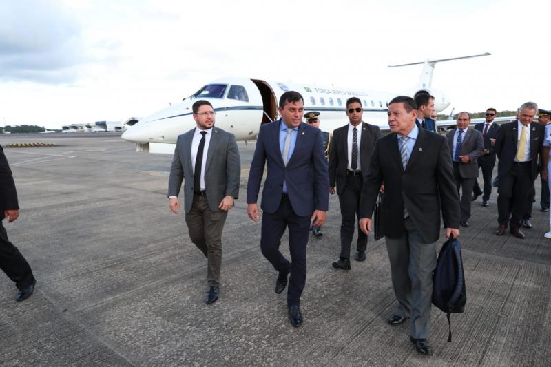 Wilson Lima e Mourão discutem BR-319, Zona Franca de Manaus, sistema prisional e outros temas de interesse do Amazonas