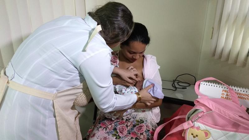 Mães recebem dicas de amamentação em oficina realizada no Caic do Alvorada