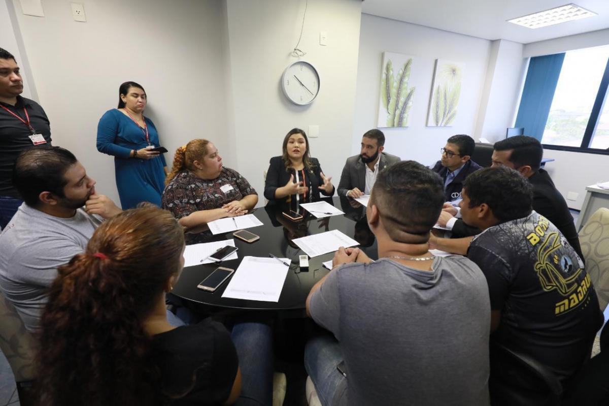 Motoristas de aplicativos são recebidos por deputados na Aleam Motoristas de aplicativos são recebidos por deputados na Aleam