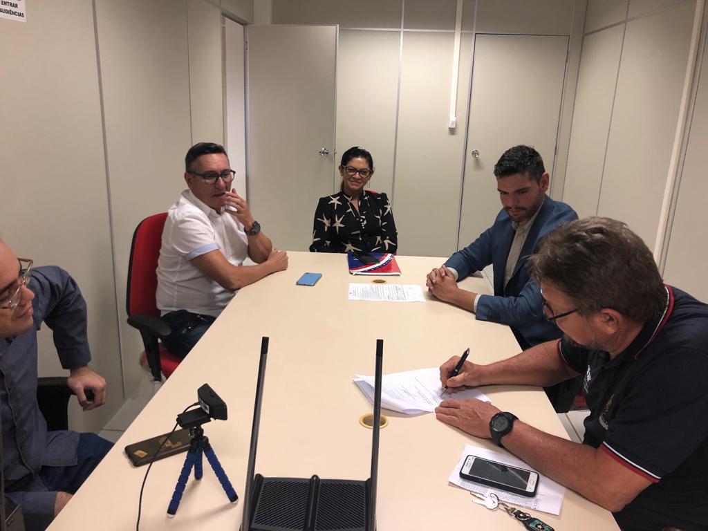 Comarca de Maués formaliza projeto de remição de pena por meio da leitura na unidade prisional do município 