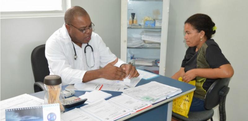 Governadores do Nordeste criam consórcio para trazer médicos cubanos de volta à região