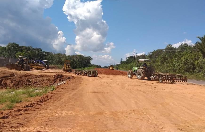 Seinfra reinicia serviços de terraplanagem na Rodovia AM-070 Seinfra reinicia serviços de terraplanagem na Rodovia AM-070