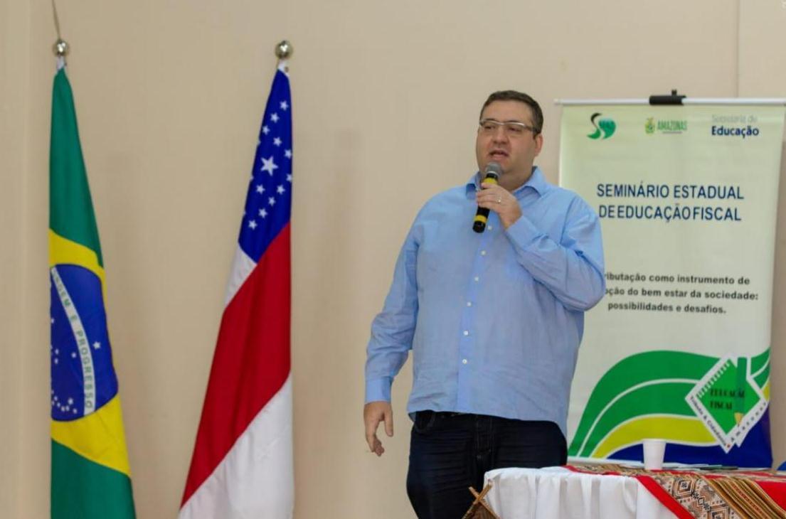 Educação Fiscal: uma ferramenta de construção da cidadania Educação Fiscal: uma ferramenta de construção da cidadania