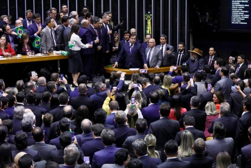 Dos oito deputados federais do Amazonas, somente José Ricardo votou contra reforma da Previdência