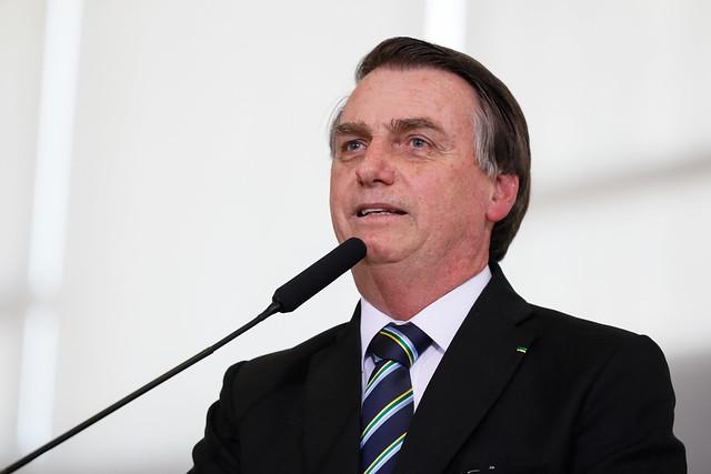 Empresários da construção civil vão até Bolsonaro pedir adiamento do saque do FGTS