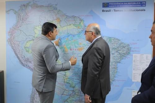 Wilson Lima discute futuras parcerias com embaixador da Colômbia no Brasil