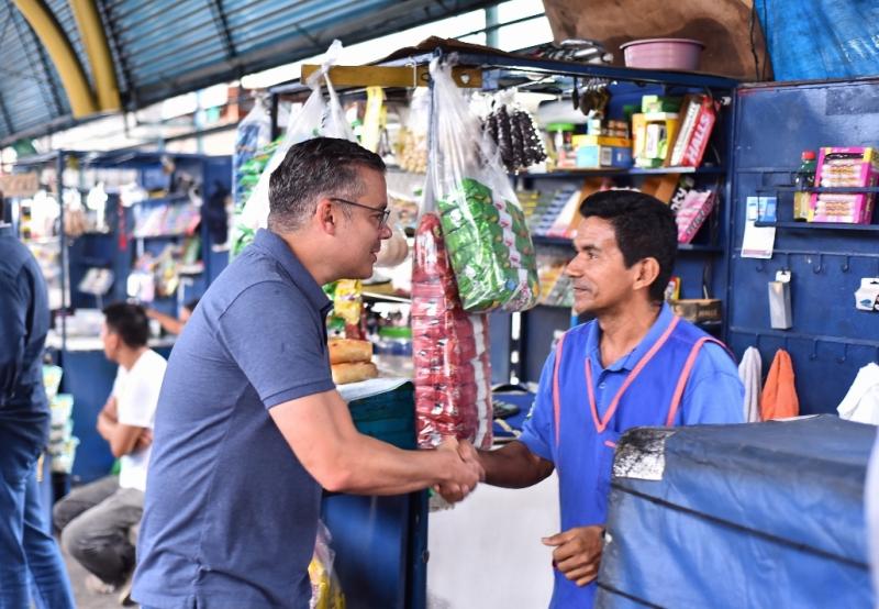 Josué Neto ouve usuários e funcionários do transporte coletivo