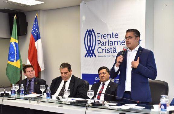 Deputado Josué toma posse como vice-presidente da Frente Parlamentar Cristã Deputado Josué toma posse como vice-presidente da Frente Parlamentar Cristã