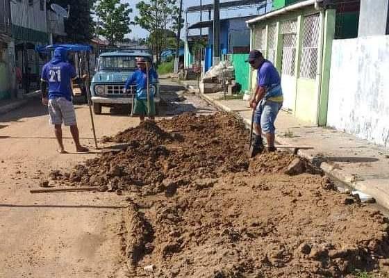 Saae recupera ruas danificadas após vazamento na rede de distribuição
