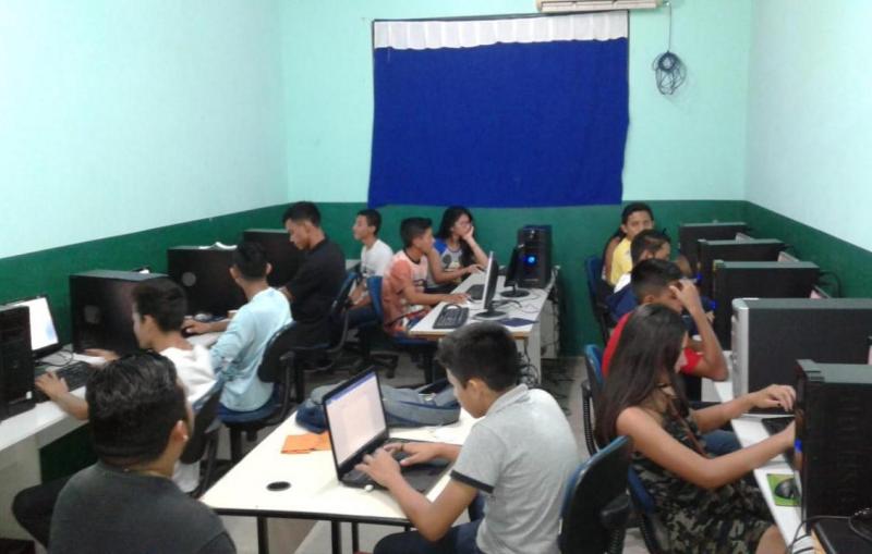 Prefeitura realiza curso de informática básica na Escola Municipal Santa Maria do Mocambo