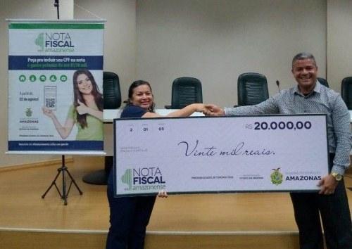 Sefaz entrega cheques simbólicos aos vencedores do 48º sorteio do NFA
