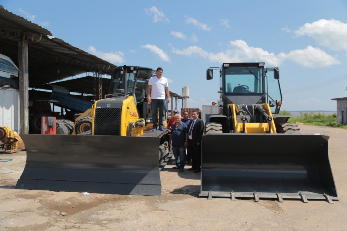 Parintins recebe maquinário para execução de melhorias no aterro controlado