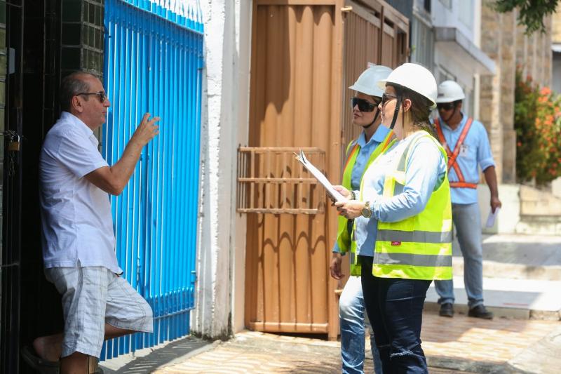 Moradores da Aparecida recebem sensibilização sobre obras de saneamento do Prosamim   
