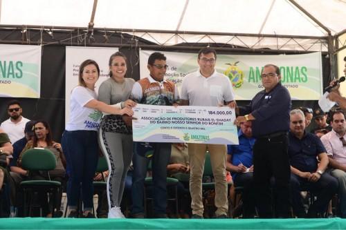 Em São Paulo de Olivença, Wilson Lima entrega implementos agrícolas e anuncia Ceti para 2020 na cidade