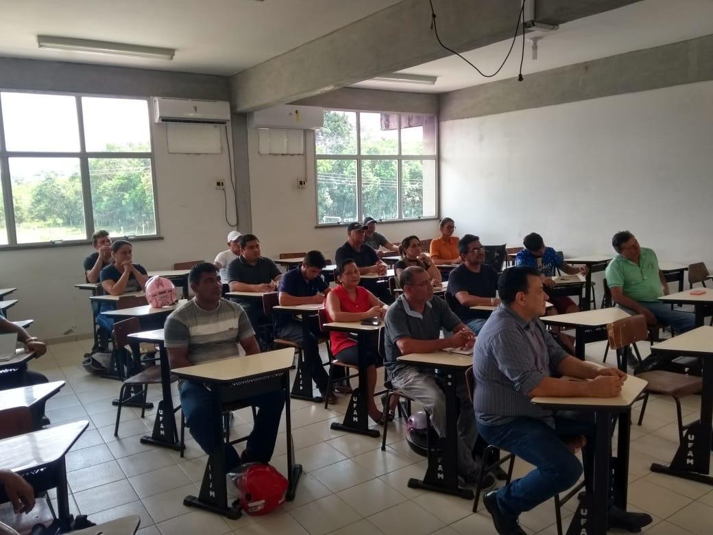 Prefeitura e UFAM promovem capacitação para pecuária leiteira Prefeitura e UFAM promovem capacitação para pecuária leiteira