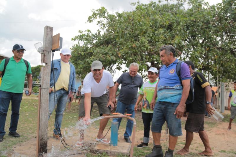 Bi Garcia acompanha implantação do projeto Água no Jirau na comunidade São Pedro do Paraíso