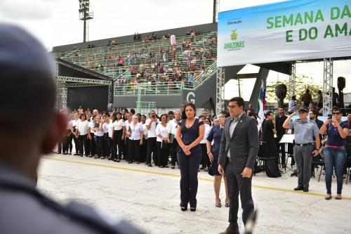 Governador Wilson Lima participa do desfile cívico escolar no Sambódromo