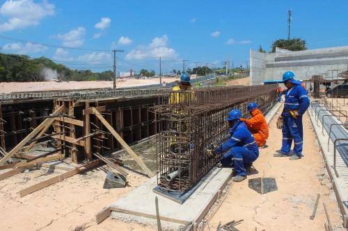 Seinfra executa obras de drenagem no Anel Sul Seinfra executa obras de drenagem no Anel Sul