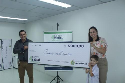 Sefaz-AM entrega cheques simbólicos da Nota Fiscal Amazonense e beneficia mais entidades sociais