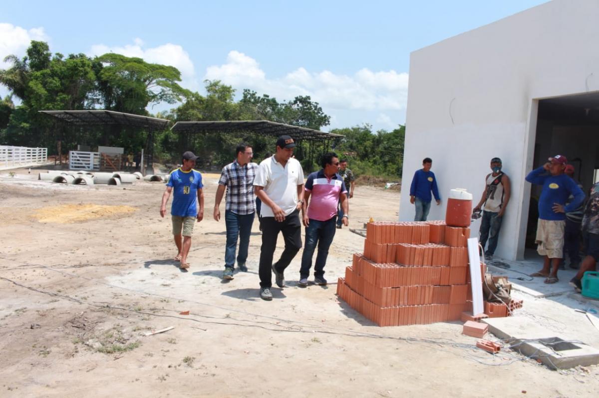 Projeto Calha Norte vistoria obras conveniadas em andamento no município