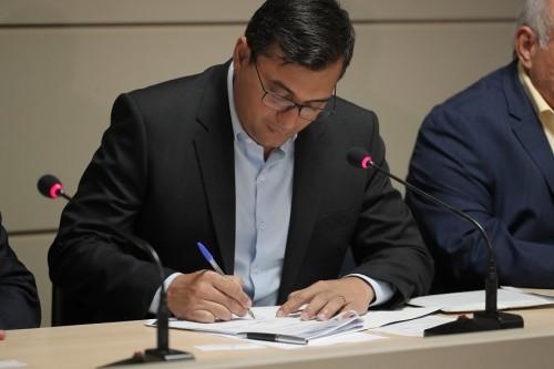 Governador Wilson Lima cumpre emenda impositiva e autoriza convênios para fortalecer o setor primário