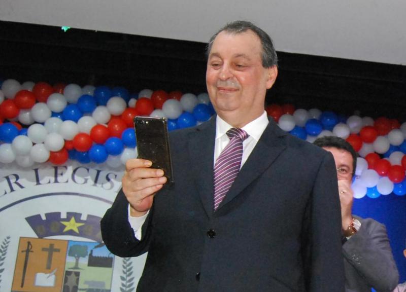 Polícia Federal diz que verba da saúde do Amazonas bancou gastos da família do senador Omar Aziz