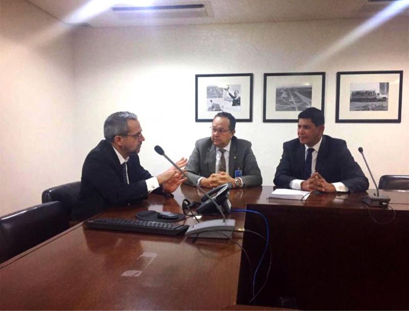 Em Brasília, Bi Garcia tenta recursos para implantação do curso de medicina, construção de creches e uma escola militar   