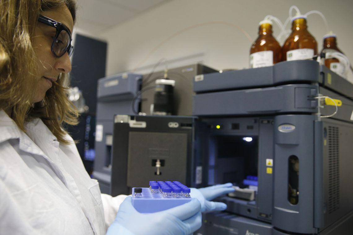 Capes abre 3.920 vagas para o programa Ciência é 10