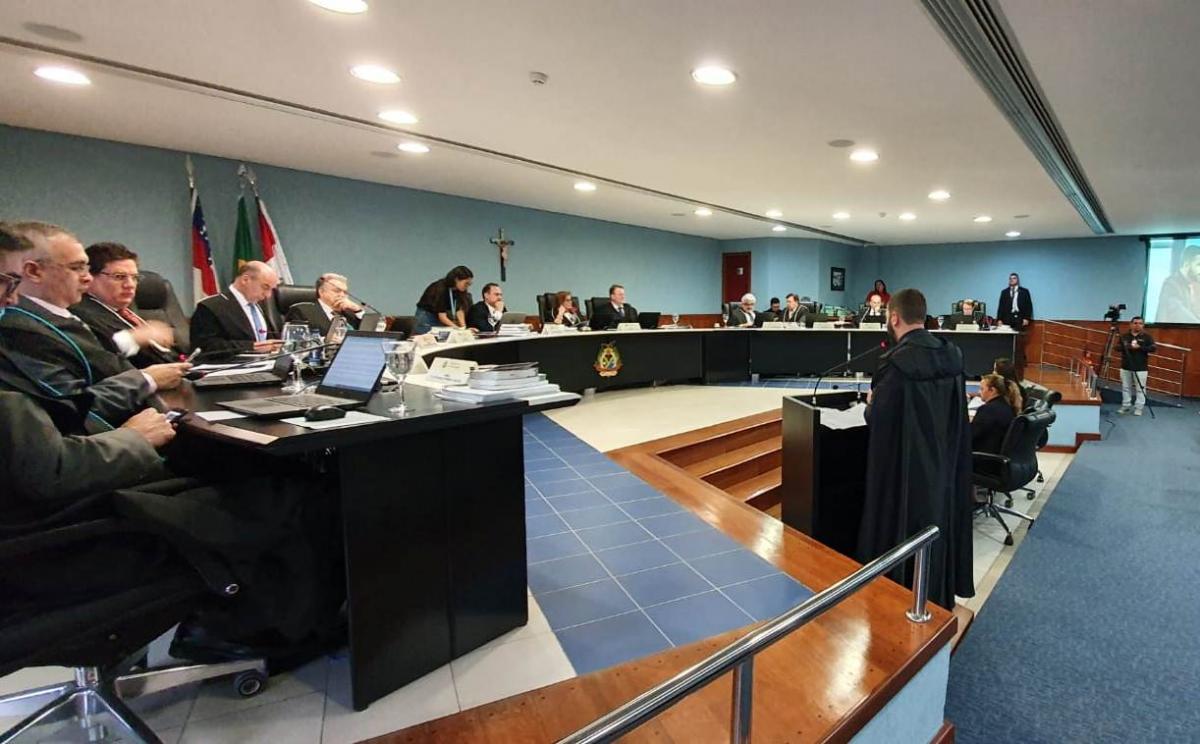 Ex-prefeito de Itacoatiara é condenado a devolver R$ 25,5 milhões Ex-prefeito de Itacoatiara é condenado a devolver R$ 25,5 milhões
