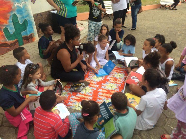 Projeto de leitura amplia acesso de pessoas com deficiência visual a livros Projeto de leitura amplia acesso de pessoas com deficiência visual a livros