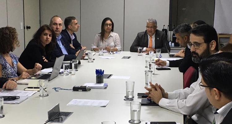 Ministério da Saúde estuda estratégias para produção nacional da pentavalente