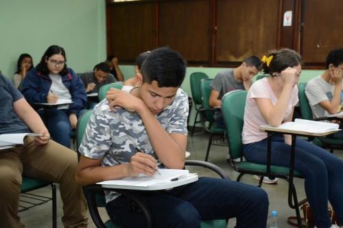 SIS 2019: estudantes do ensino médio buscam uma vaga na UEA SIS 2019: estudantes do ensino médio buscam uma vaga na UEA