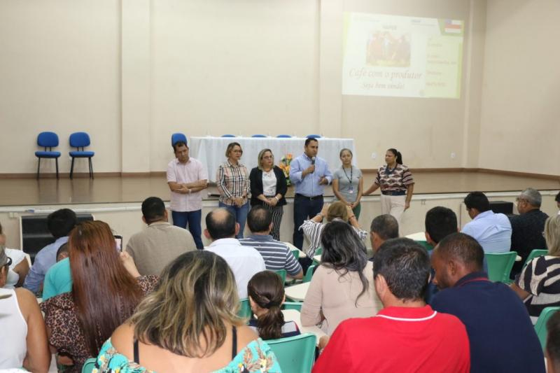 Para estimular a parceria, Seduc tem encontro mensal com produtores rurais da rede estadual