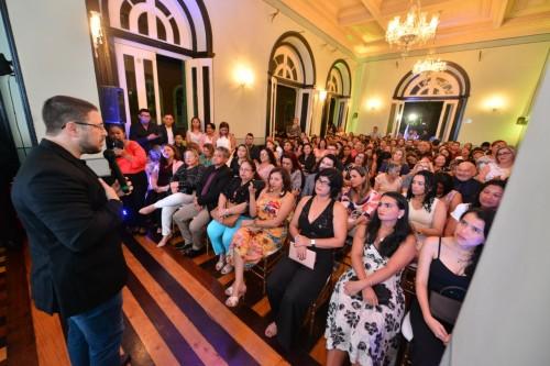 Carlos Almeida destaca valorização do professor como ferramenta para elevar qualidade da Educação