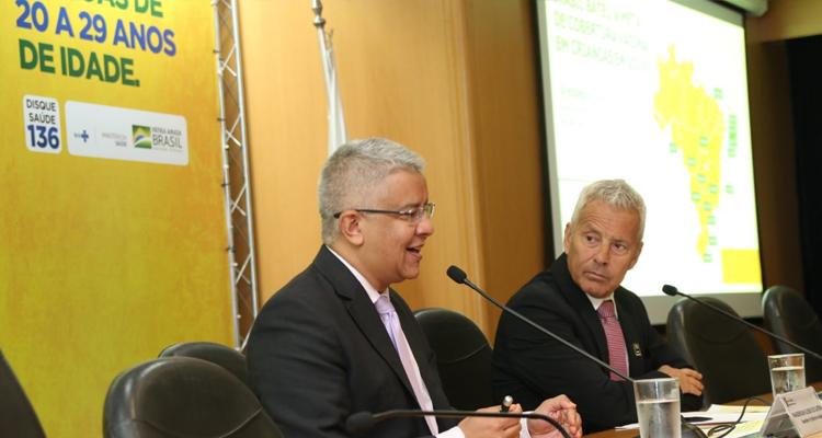 Campanha nacional contra o sarampo deve vacinar 9 milhões de jovens de 20 a 29 anos em todo o Brasil