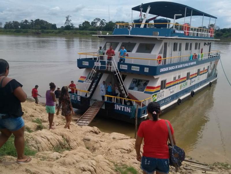 UBS Fluvial de Parintins ultrapassa 160 atendimentos em passagem pela região do Limão
