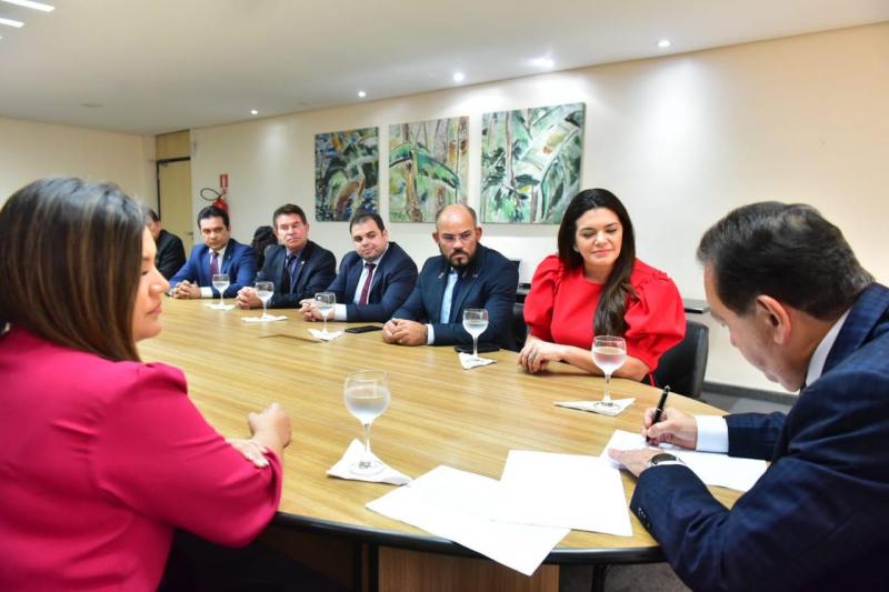 Governador em exercício, Yedo Simões, sanciona leis da previdência, de contratação de crédito e de recuperação de débitos Governador em exercício, Yedo Simões, sanciona leis da previdência, de contratação de crédito e de recuperação de débitos